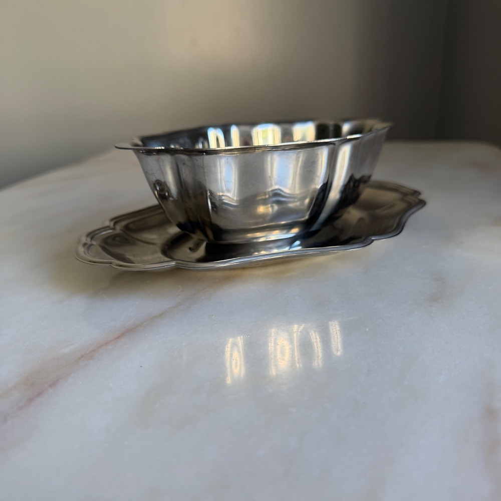 Lifestyle Italy 18/10 Stainless Steel Gravy Boat with Attached Underplate Silver